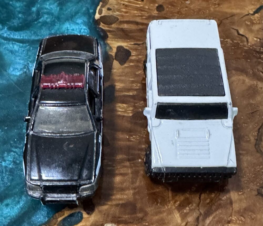 Vintage Diecast Police โ02 & โ05 Hummer And Crown Vic